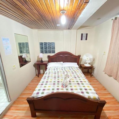 Historico Hostal Elizabeth Puerto Ayora  Bagian luar foto