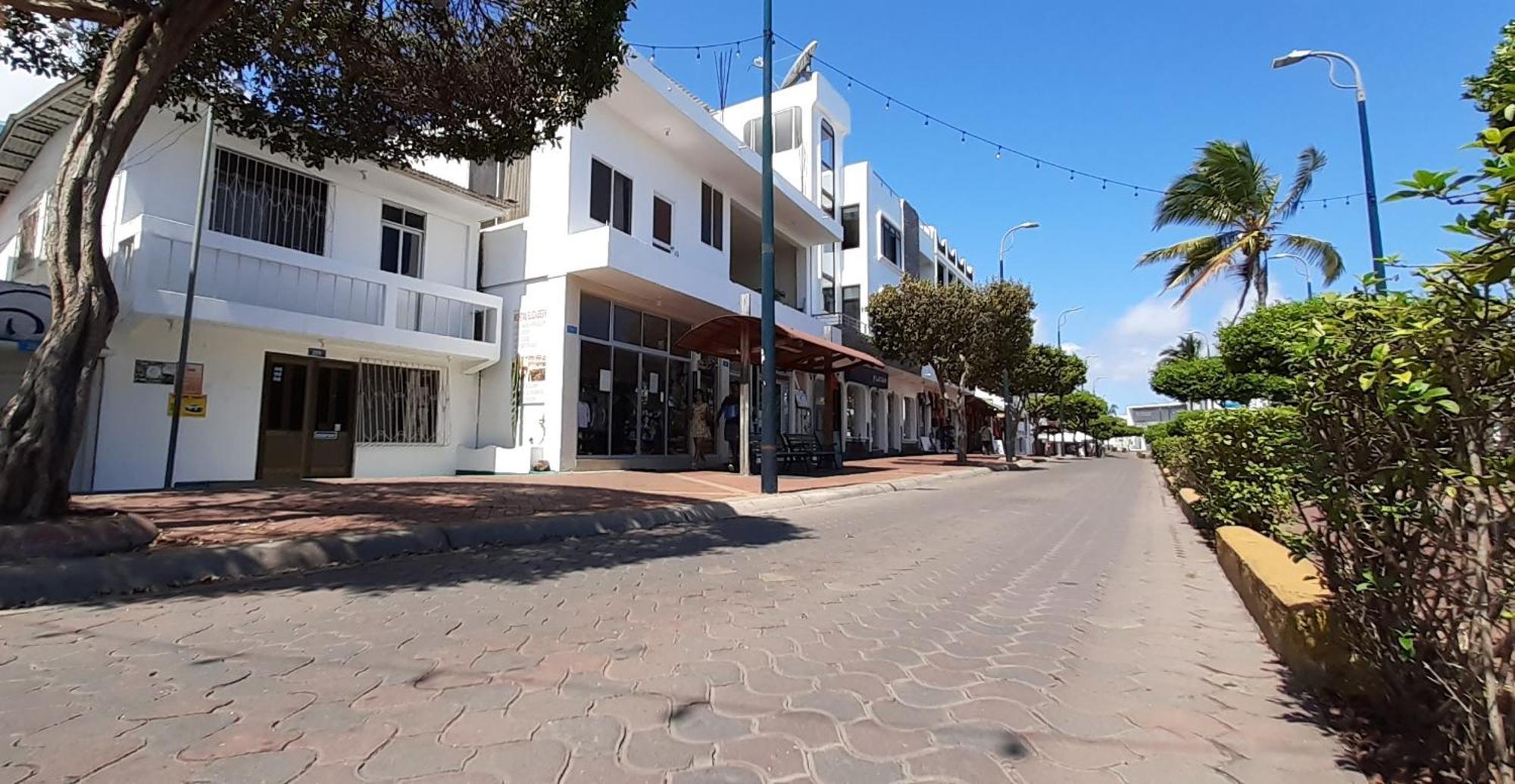 Historico Hostal Elizabeth Puerto Ayora  Bagian luar foto